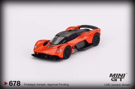 Aston Martin Valkyrie (LHD) MINI GT 1:64