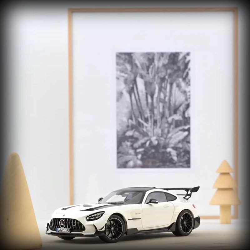 Load image into Gallery viewer, Mercedes-Benz AMG GT Black Series 2021 Nr.290 - Limited Edition 300 pieces - NOREV 1:18
