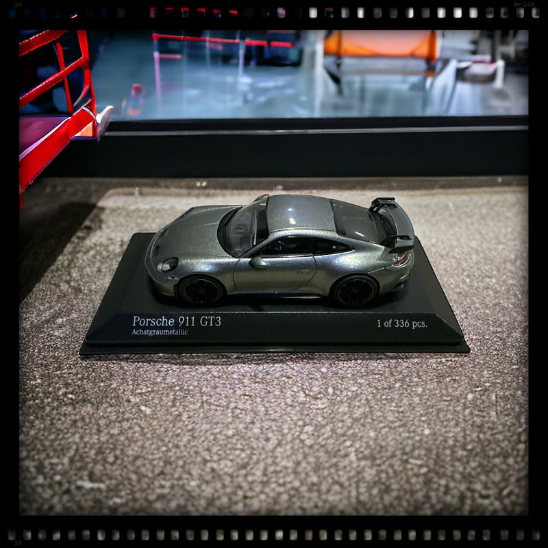 Chargez l&#39;image dans la visionneuse de la galerie, &lt;transcy&gt;Porsche 911 (992) GT3 2020 MINICHAMPS 1:43&lt;/transcy&gt;
