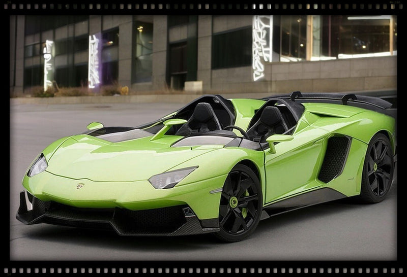 Laad de afbeelding in de Gallery-viewer, Lamborghini AVENTADOR ROADSTER 2012 AUTOart 1:18
