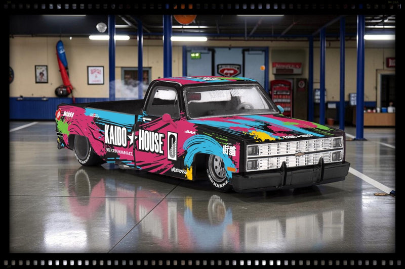 Laad de afbeelding in de Gallery-viewer, CHEVROLET SILVERADO DUALLY KAIDO SPLASH V1 1980 MINI GT 1:64
