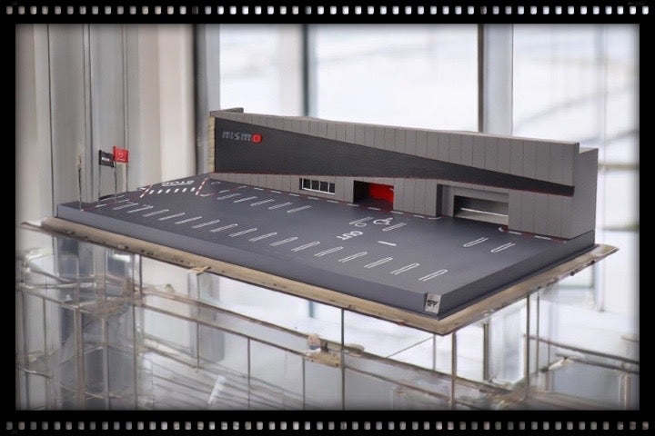 Load image into Gallery viewer, Nissan DIORAMA MOTORSPORT &amp; CUSTOMIZING NISMO OPERATION CENTER 2024 (Without the cars) MINI GT 1:64
