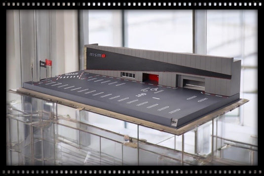 Nissan DIORAMA MOTORSPORT & CUSTOMIZING NISMO OPERATION CENTER 2024 (Without the cars) MINI GT 1:64