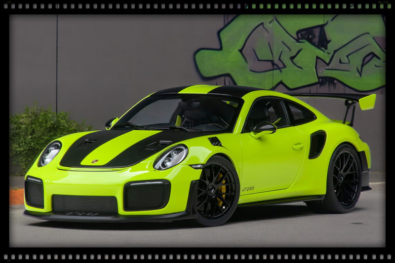 Laad de afbeelding in de Gallery-viewer, Porsche 911 (991.2) GT2 RS WEISSACH PACKAGE 2017 AUTOart 1:18
