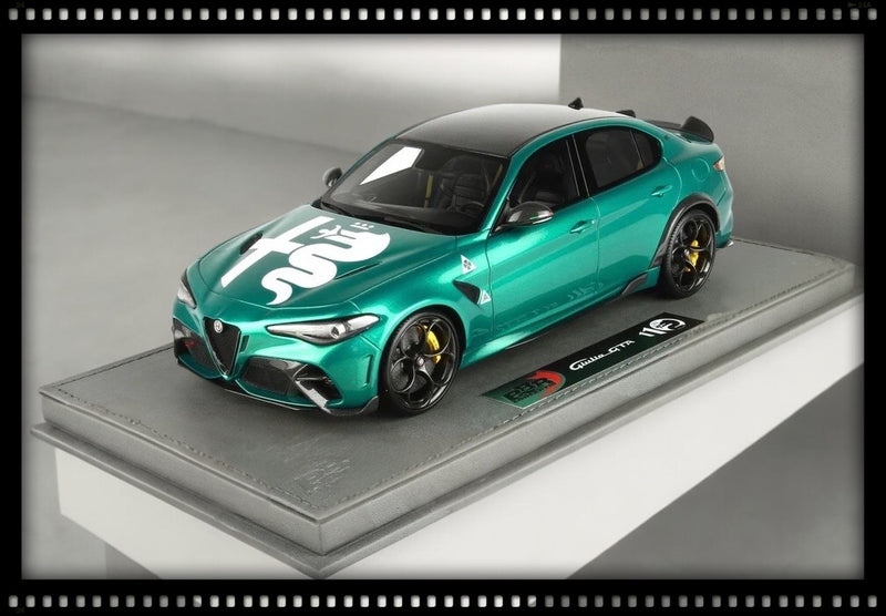 Load image into Gallery viewer, Alfa Romeo Giulia GTA Special Version with display case (LIMITED EDITION 14 pieces) BBR Models 1:18
