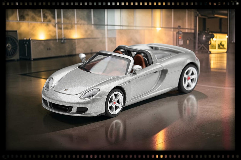 Load image into Gallery viewer, PORSCHE CARRERA GT SILVER METALLIC 2006 MINI GT 1:64
