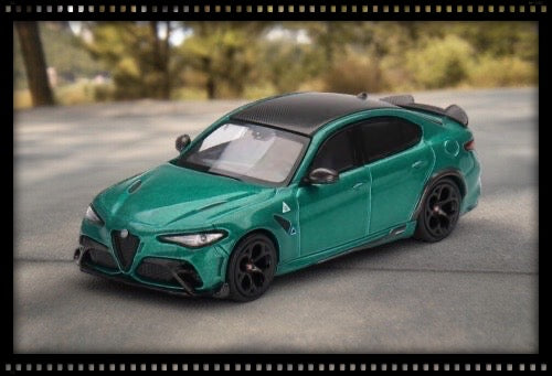 Chargez l&#39;image dans la visionneuse de la galerie, Alfa Romeo Giulia GTA BBR Models 1:64
