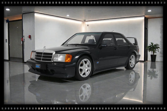 MERCEDES-BENZ 190 EVOLUTION II BLUE/BLACK METALLIC 1990 GT SPIRIT 1:8