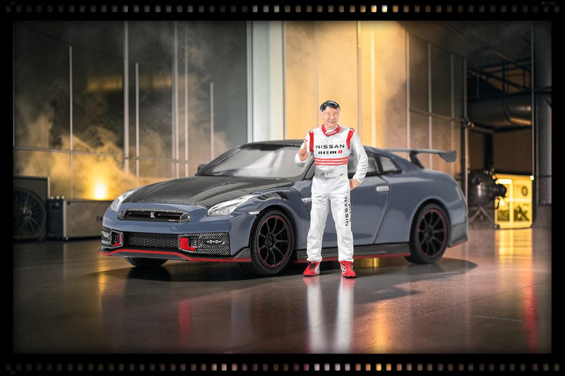 Laad de afbeelding in de Gallery-viewer, NISSAN GTR R35 NISMO TSUKUBA PRODUCTION CAR LAP RECORD WITH MATSUDA FIGURE TSUGIO MATSUDA 2024 MINI GT 1:64
