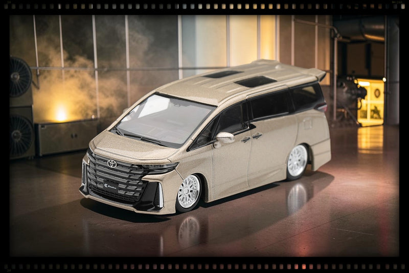 Laad de afbeelding in de Gallery-viewer, TOYOTA VELLFIRE 40 KUHL GOUD METALLIC 2026 MINI GT 1:64
