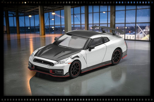 NISSAN GT-R R35 NISMO ARGENTÉ 2024 MINI GT 1:64