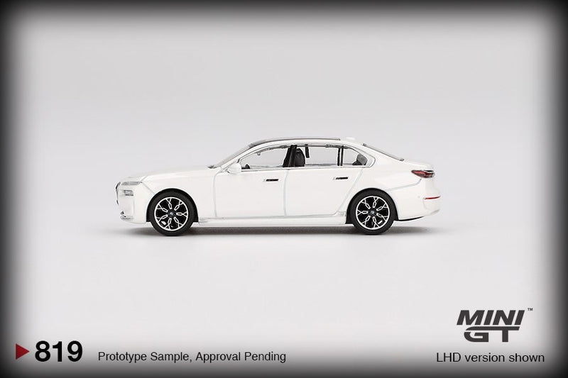 Chargez l&#39;image dans la visionneuse de la galerie, Bmw I7 XDRIVE60 BLANC MINÉRAL 2024 (LHD) MINI GT 1:64

