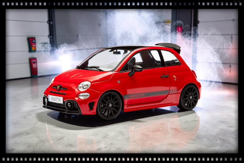 Laad de afbeelding in de Gallery-viewer, FIAT F595 ABARTH SOLIDO WORKS ROOD 2023 SOLIDO 1:18
