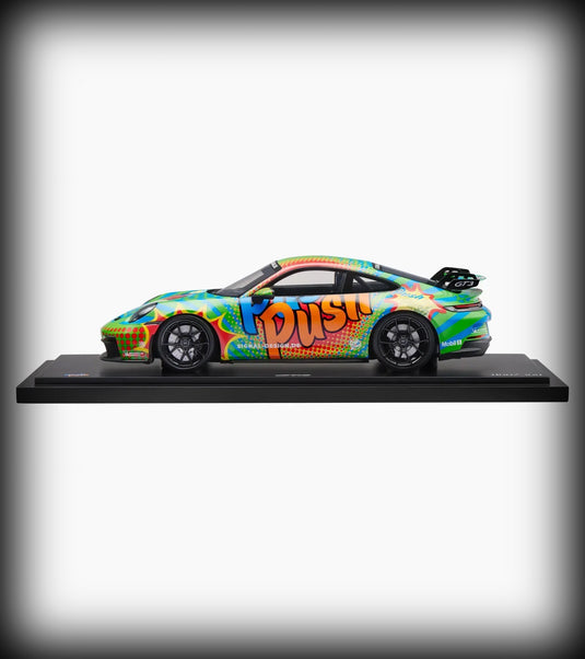 Porsche 911 GT3 (992) PUSH PUSH - LIMITED EDITION 300 pieces - PORSCHE DEALERMODEL 1:18