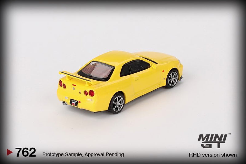 Chargez l&#39;image dans la visionneuse de la galerie, Nissan SKYLINE GT-R (R34) V- SPEC LIGHTNING JAUNE 1999 (RHD) MINI GT 1:64
