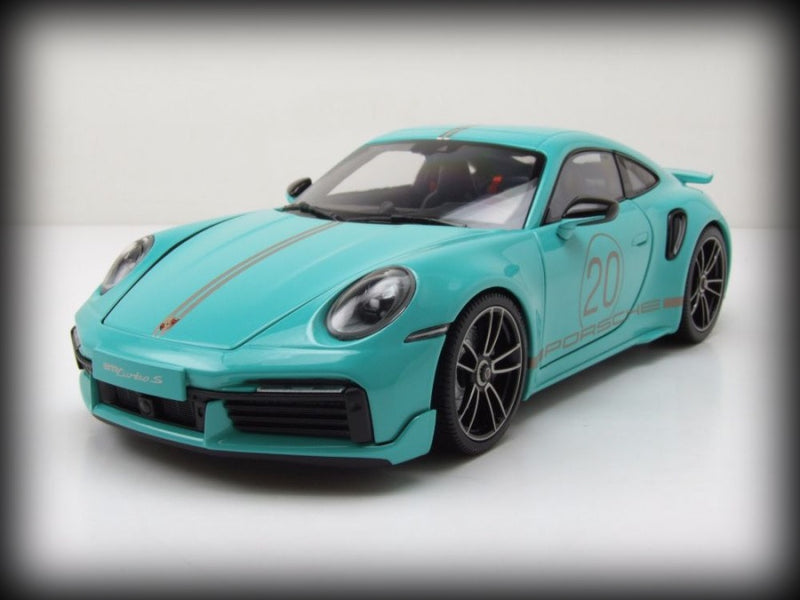 Chargez l&#39;image dans la visionneuse de la galerie, Porsche 911 (992) Turbo S coupé Sport Design 2021 Vert MINICHAMPS 1:18
