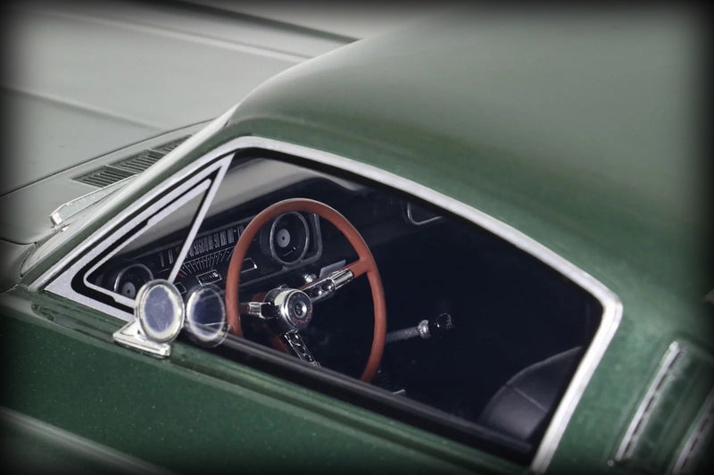 Chargez l&#39;image dans la visionneuse de la galerie, Ford MUSTANG FASTBACK IVY VERT POLY M1879 1965 OTTOmobile 1:12
