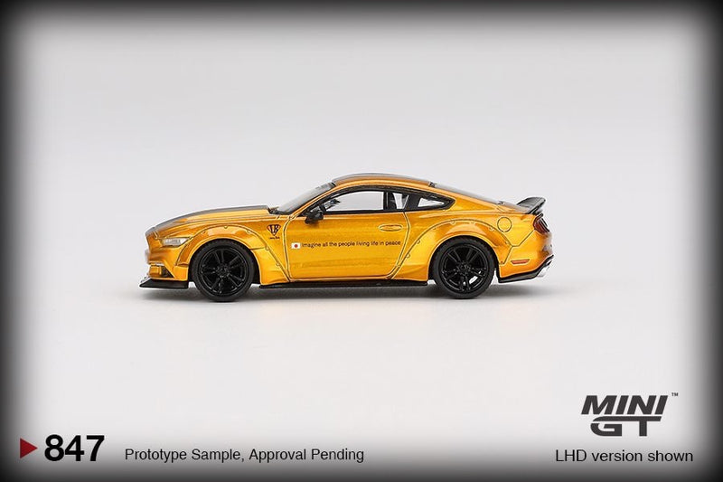 Chargez l&#39;image dans la visionneuse de la galerie, Ford MUSTANG LB-WORKS LB GOLD 2017 (LHD) MINI GT 1:64
