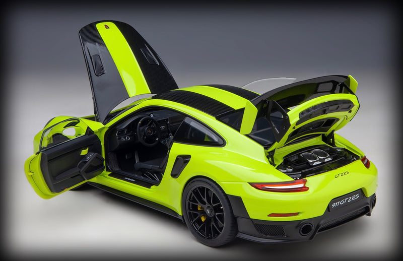 Laad de afbeelding in de Gallery-viewer, Porsche 911 (991.2) GT2 RS WEISSACH PACKAGE 2017 AUTOart 1:18
