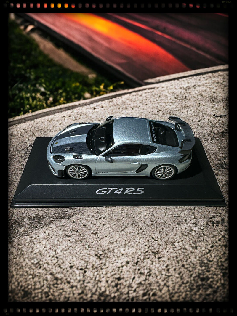 Chargez l&#39;image dans la visionneuse de la galerie, Porsche 718 CAYMAN GT4 RS PORSCHE DEALERMODEL 1:43
