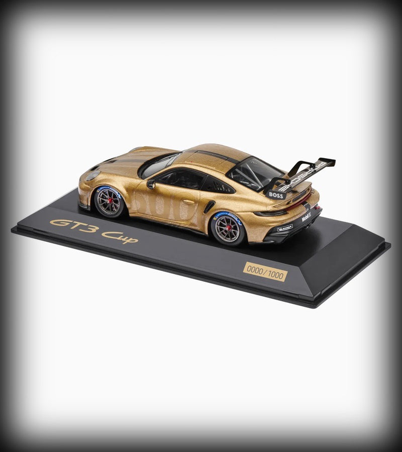 Laad de afbeelding in de Gallery-viewer, Porsche 911 GT3 CUP (992) 5000 Zwart/Goud - LIMITED EDITION 5000 stuks - PORSCHE DEALERMODEL 1:43
