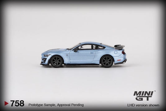 Ford MUSTANG SHELBY GT500 HERITAGE EDITION BRITTANY BLAUW 2022 (LHD) MINI GT 1:64