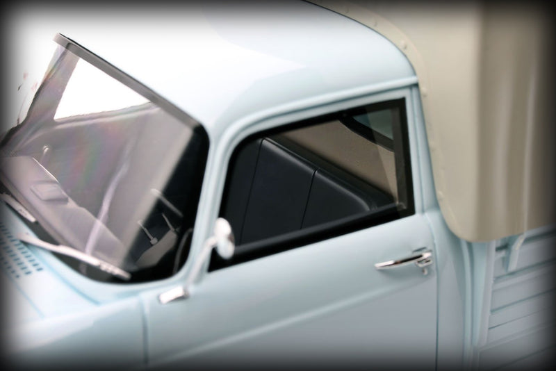 Laad de afbeelding in de Gallery-viewer, Peugeot 404 PICK-UP BACHE BLAUW 1967 (LIMITED EDITION 999 stuks) OTTOmobile 1:18
