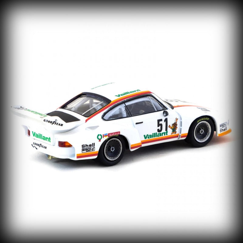 Laad de afbeelding in de Gallery-viewer, Porsche 935/77 Nr.51 DRM Zolder Bergischer Lowe 1977 TARMAC WORKS 1:64

