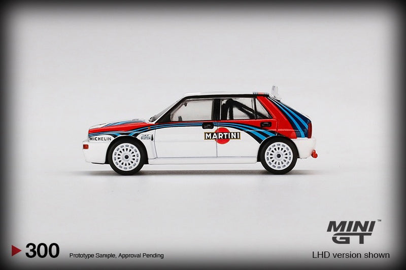 Chargez l&#39;image dans la visionneuse de la galerie, Lancia Delta HF Intergrale Evoluzione Martini Racing (LHD) MINI GT 1:64
