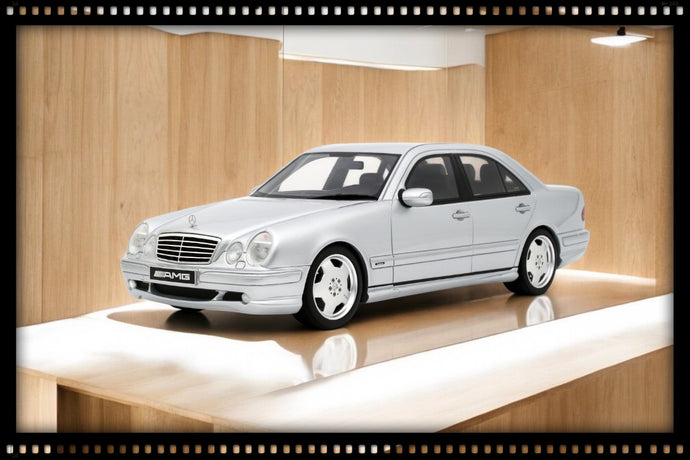 Mercedes-Benz E55 AMG W210 BRILLIANT SILVER 2001 OTTOmobile 1:18