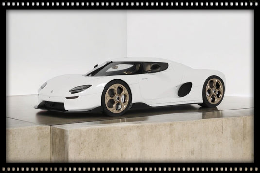 Koenigsegg CC850 KRISTALWIT 2024 GT SPIRIT 1:18