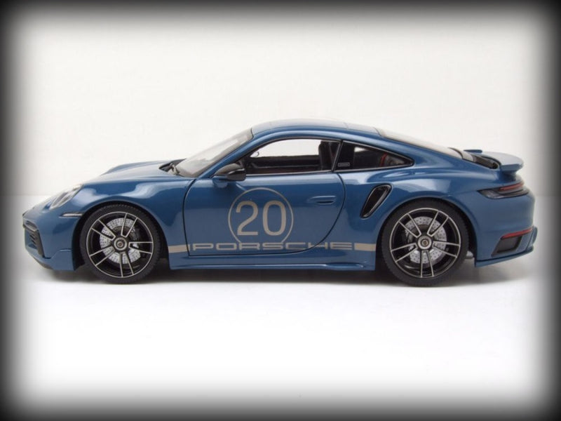 Laad de afbeelding in de Gallery-viewer, Porsche 911 (992) Turbo S coupe Sport Design 2021 MINICHAMPS 1:18
