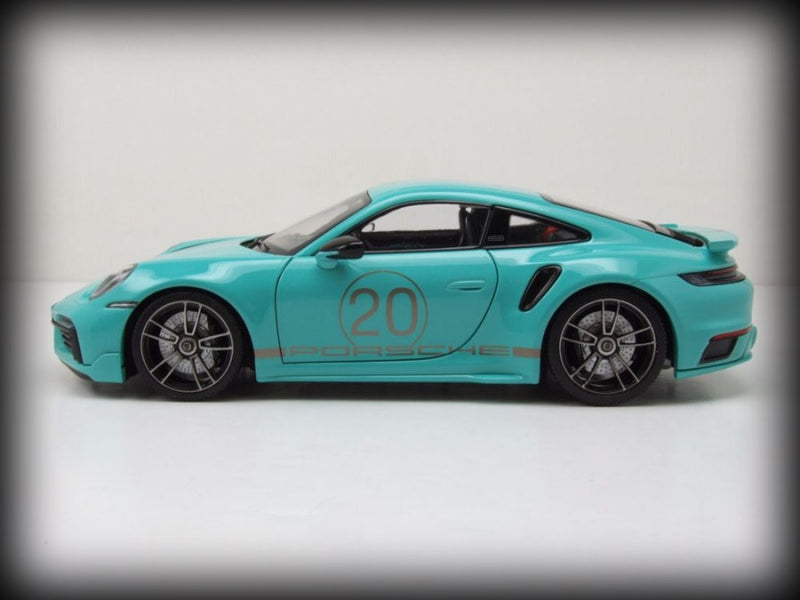 Chargez l&#39;image dans la visionneuse de la galerie, Porsche 911 (992) Turbo S coupé Sport Design 2021 Vert MINICHAMPS 1:18
