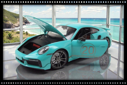 Porsche 911 (992) Turbo S coupé Sport Design 2021 Vert MINICHAMPS 1:18
