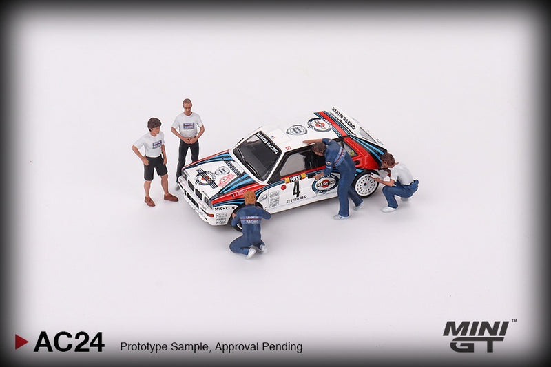 Chargez l&#39;image dans la visionneuse de la galerie, Ensemble de figurines Martini Racing (Voiture non incluse) MINI GT 1:64
