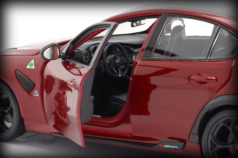 Laad de afbeelding in de Gallery-viewer, Alfa Romeo GIULIA GTA 2020 BBURAGO 1:18
