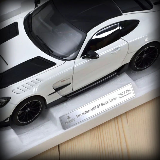 Mercedes-Benz AMG GT Black Series 2021 Nr.290 - Édition limitée à 300 exemplaires - NOREV 1:18