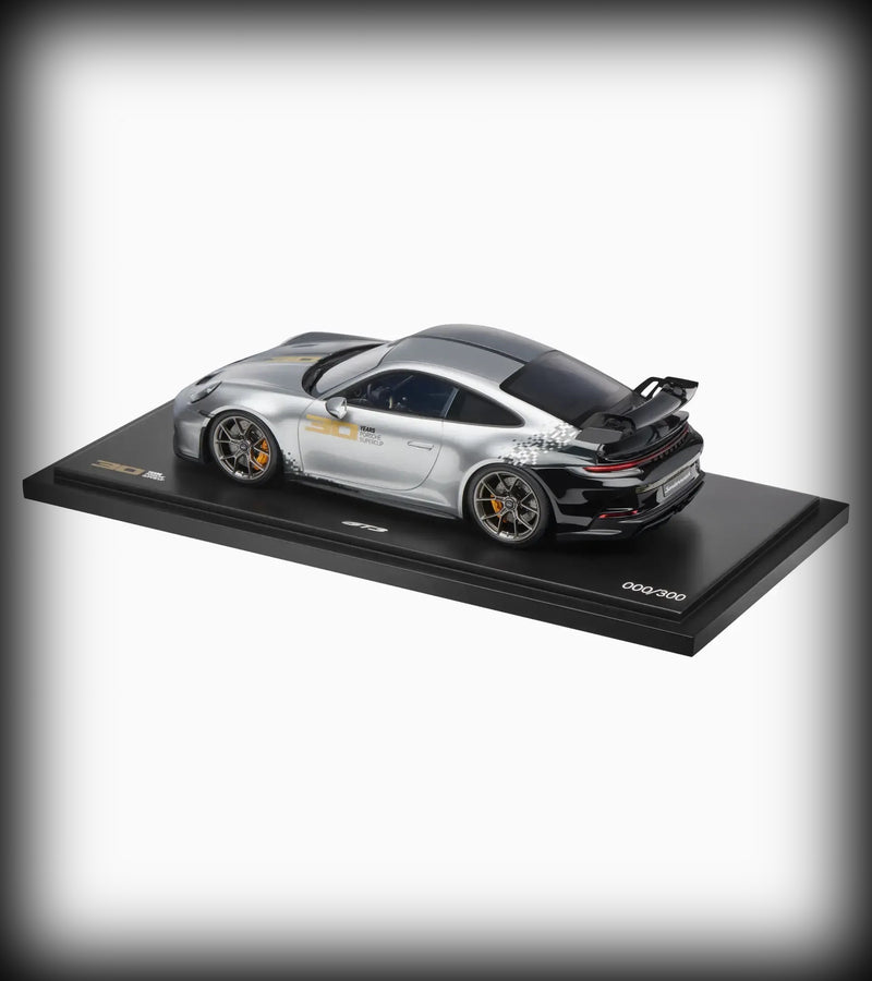 Chargez l&#39;image dans la visionneuse de la galerie, Porsche 911 GT3 30Y Supercup - LIMITED EDITION Nr.086/300 -  PORSCHE DEALERMODEL 1:18
