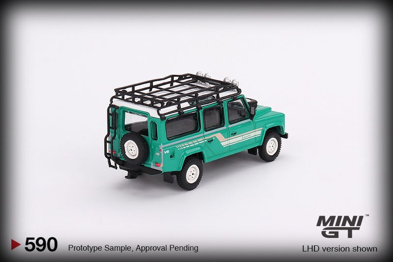 Laad de afbeelding in de Gallery-viewer, Land Rover Defender 110 County Station Wagon 1985 (LHD) MINI GT 1:64
