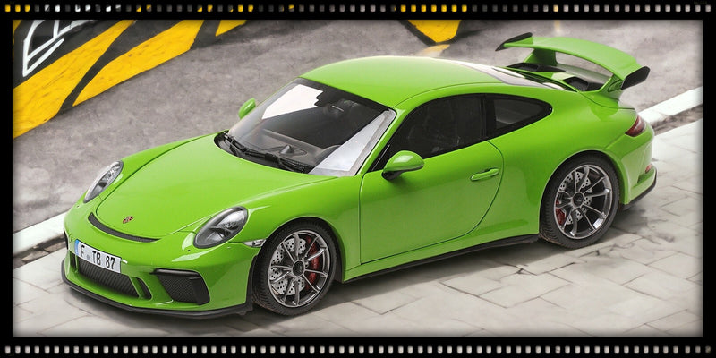 Chargez l&#39;image dans la visionneuse de la galerie, Porsche 911 (991) GT3 2018 Shmee 150 MINICHAMPS 1:18
