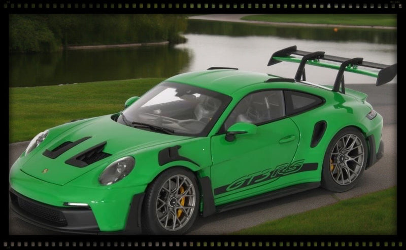 Laad de afbeelding in de Gallery-viewer, Porsche 911 GT3 RS (992) - LIMITED EDITION -  PORSCHE DEALERMODEL 1:18
