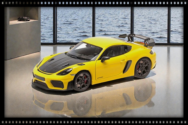 Chargez l'image dans la visionneuse de la galerie, Porsche CAYMAN GT4 RS – 2024 -JAUNE AVEC PACK WEISSACH MINICHAMPS 1:18
