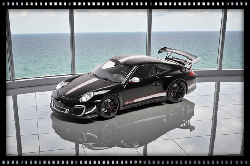 Chargez l'image dans la visionneuse de la galerie, Porsche 911 GT3 RS 4.0 2011 Noir MINICHAMPS 1:18
