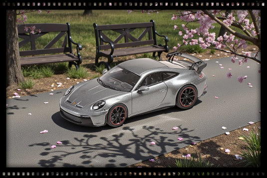 Porsche 911 (992) GT3 2020 GRIJS ‼️BEPERKTE EDITIE 336 stuks‼️ MINICHAMPS 1:43