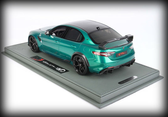 Alfa Romeo Giulia GTAM Verde Montreal Black Seat Belts Black Brakes with display case (LIMITED EDITION 40 pieces) BBR Models 1:18