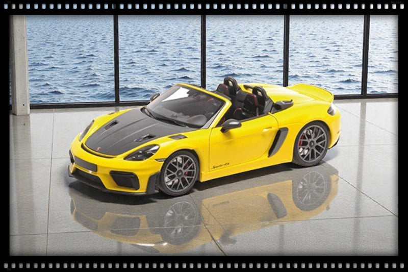 Laad de afbeelding in de Gallery-viewer, Porsche SPYDER RS 2024 GEEL MET WEISSACH PAKKET MINICHAMPS 1:18

