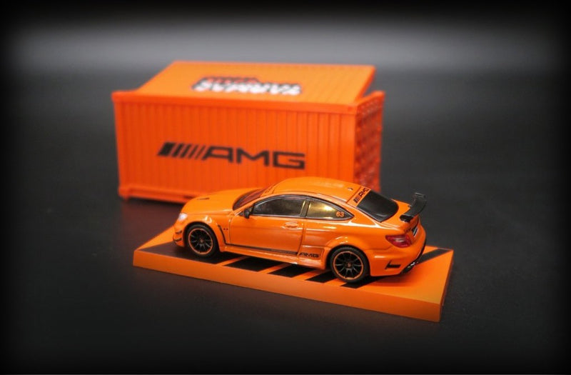 Laad de afbeelding in de Gallery-viewer, Mercedes-Benz C63 AMG Black Series TARMAC WORKS 1:64
