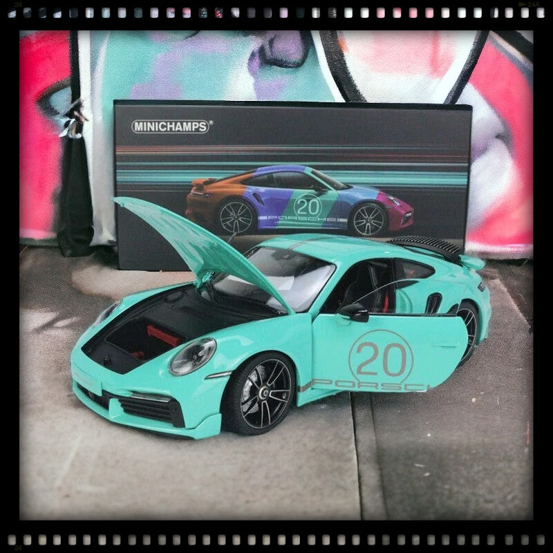Chargez l&#39;image dans la visionneuse de la galerie, Porsche 911 (992) Turbo S coupe Sport Design 2021 MINICHAMPS 1:18
