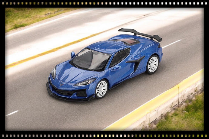 Chevrolet CORVETTE C8 Z06 ELKHART LAKE BLUE 2023 (LHD) MINI GT 1:64