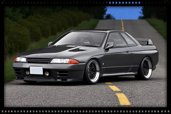 Nissan Skyline GT-R (R32) *MIDNIGHT R de Reina* avec figurine Ms. Reina Akikawa Gris IGNITION MODEL 1:18